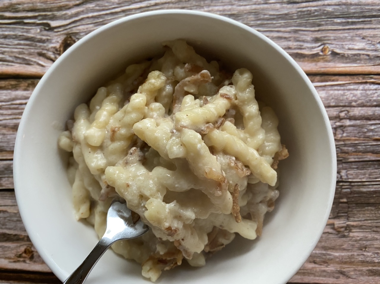 89B77BD4 4104 4C75 98A5 43C923D2FDD2 - Super Simple, Super Delish Macaroni & Cheese with a Crispy Onion Topping