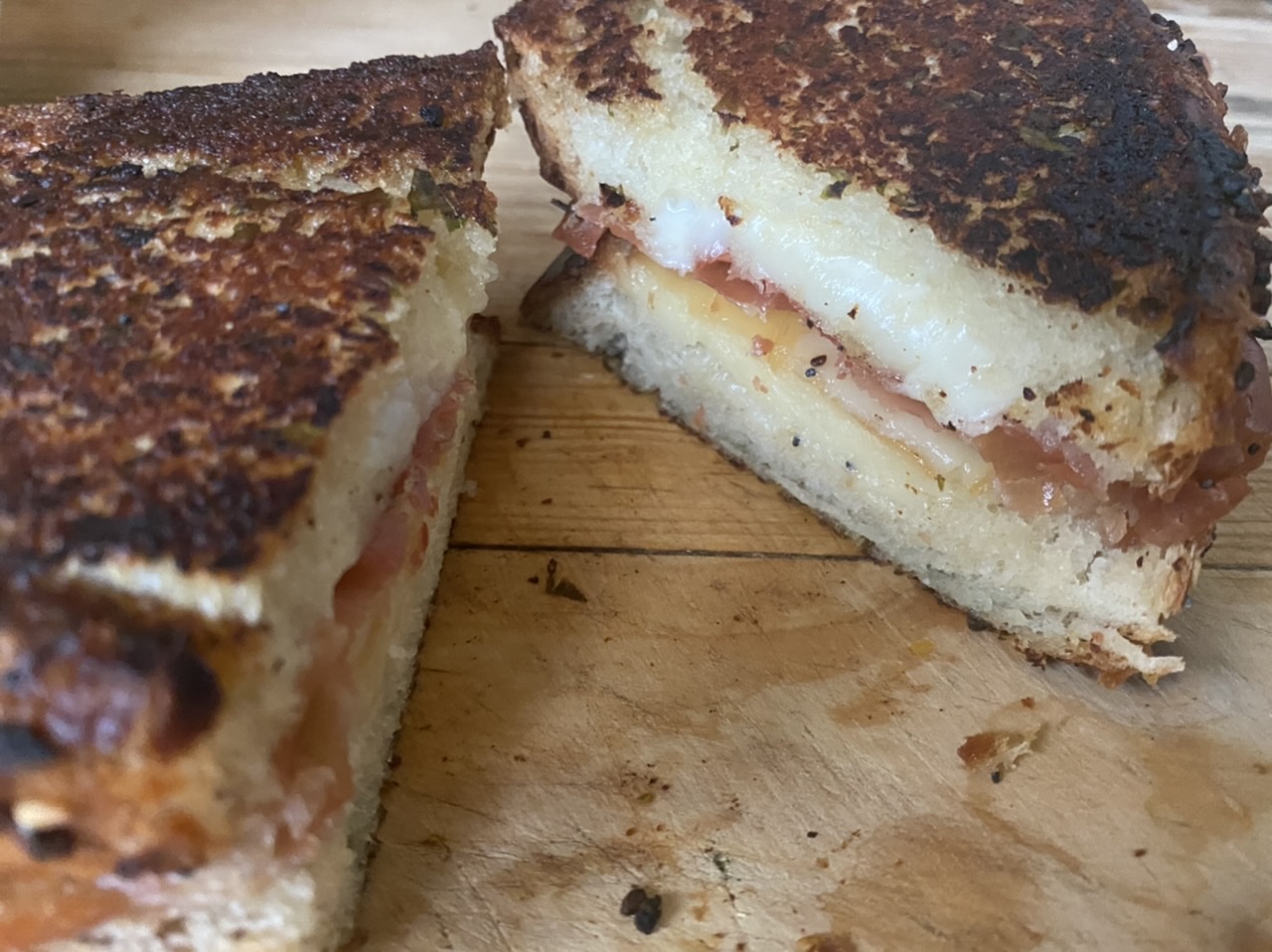 C34A5AAB 8294 46AA B2F8 809F6784ADD8 - Ultimate Grilled Cheese with Crispy Prosciutto on Everything Bread