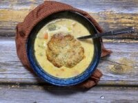 557E8A78 8117 4E58 A269 16B33B3D15A3 200x150 - Scrumptious Broccoli Cheddar Soup & Gruyere Biscuits