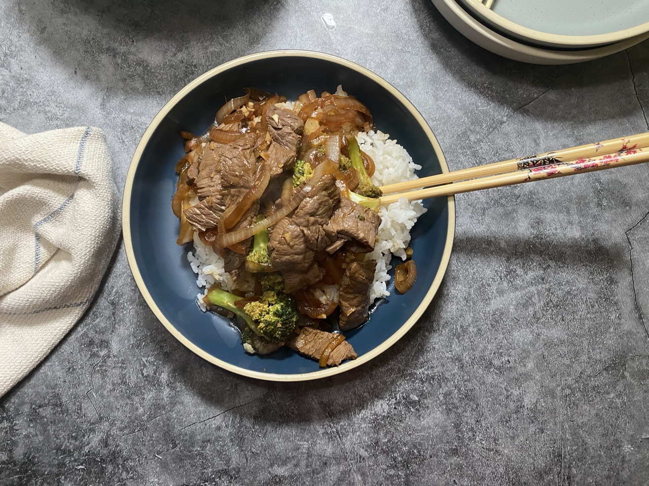 B39DC91B 4F23 4FB2 BEC3 BE07CEBCAB7F - Filipino Steak (Bistek) with Onions & Broccoli