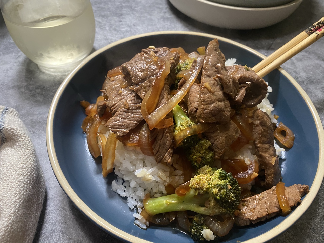 D7BC061F 42CF 4BBC AE27 A2F56E993524 - Filipino Steak (Bistek) with Onions & Broccoli