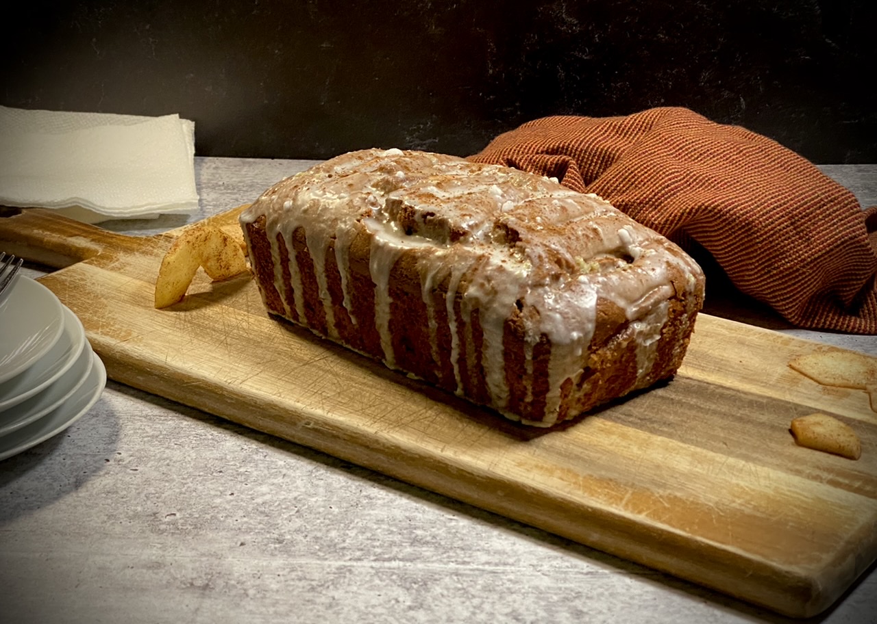 6D3B5942 7C15 4056 8905 8D894E786C12 - Apple Pie Bread with a Ginger Glaze