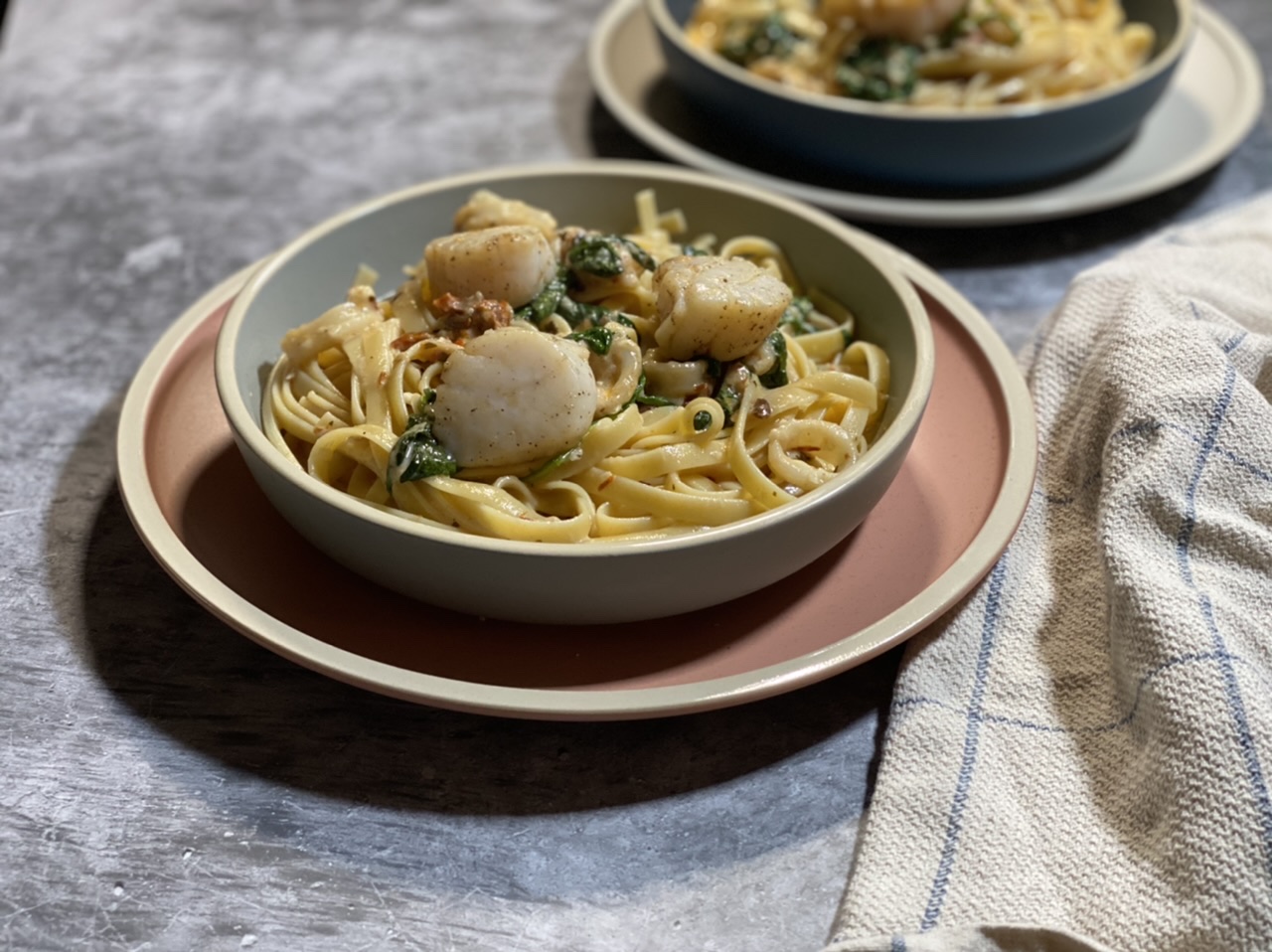 C68085CF 1F6F 4845 87A9 39C8CADAFE26 - Scallop & Squid Seafood Fettuccini with Spinach and Sun-dried Tomatoes