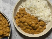 C8AD083F CB48 4BFC A6FA 8426B3CA42FD 200x150 - Meatless Monday Cauliflower & Chickpea Butter Curry