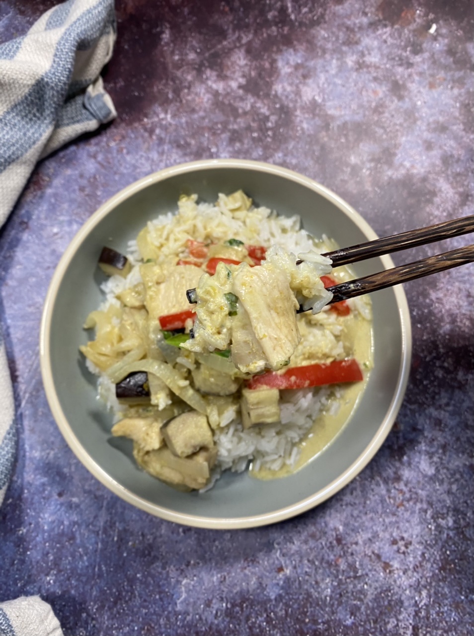 F8E71E5E 3FE3 4267 A266 9682789DFA20 - Spicy Green Thai Curry Chicken