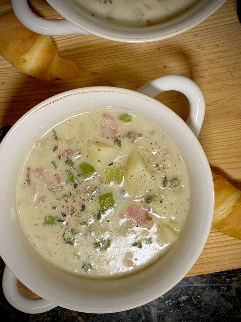 1F0FB489 2FCB 4F8A 9B6C 007CAFBFEB45 - How to Make New England Clam Chowder from Scratch