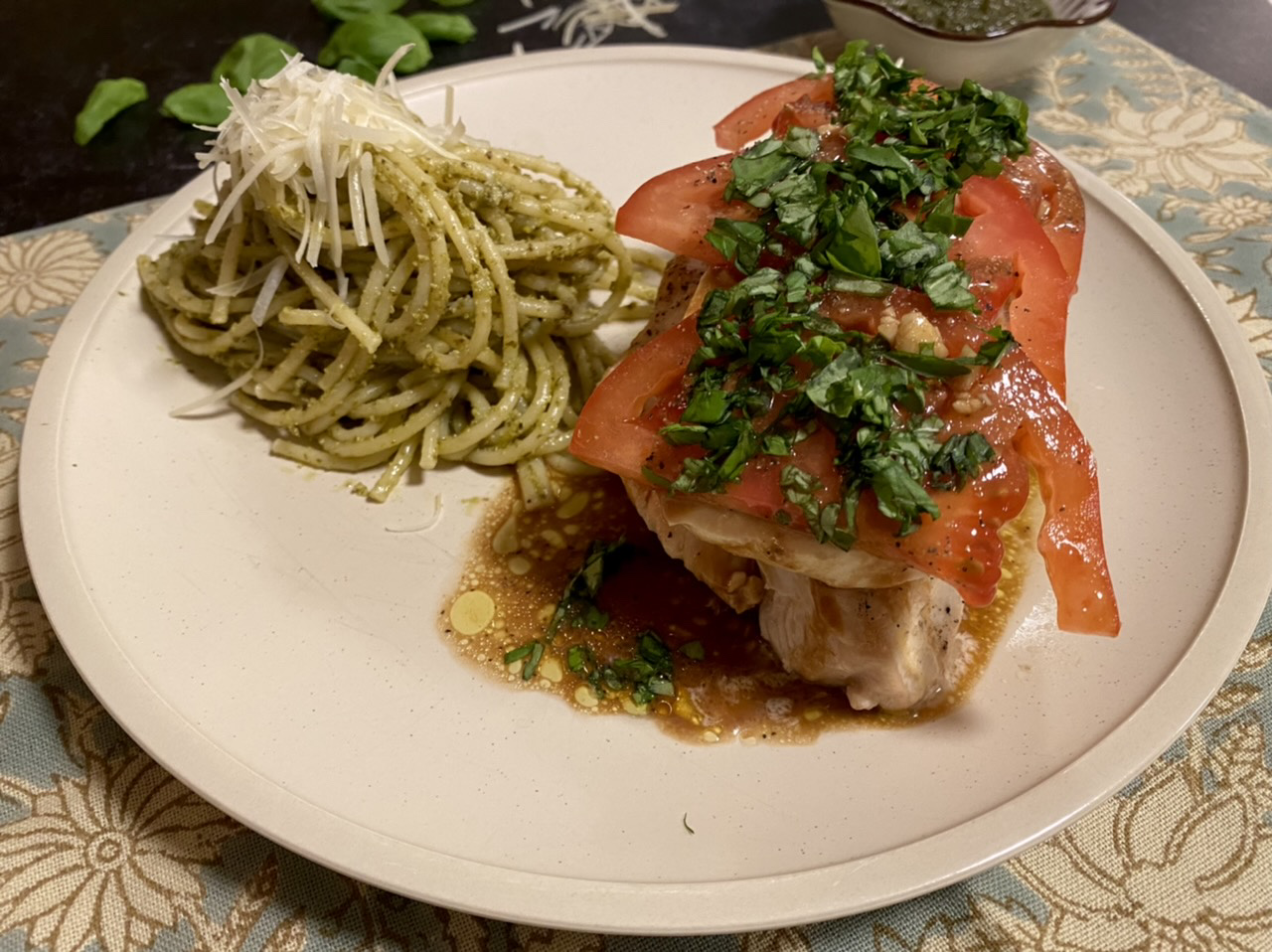 2341AE59 DFC0 4D5D 940F D3734D75D6CD - Chicken Caprese with Pesto Pasta