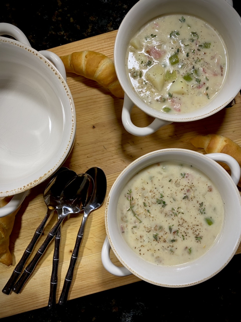 71C06D00 89F8 4242 A988 ACE2210D1467 - How to Make New England Clam Chowder from Scratch