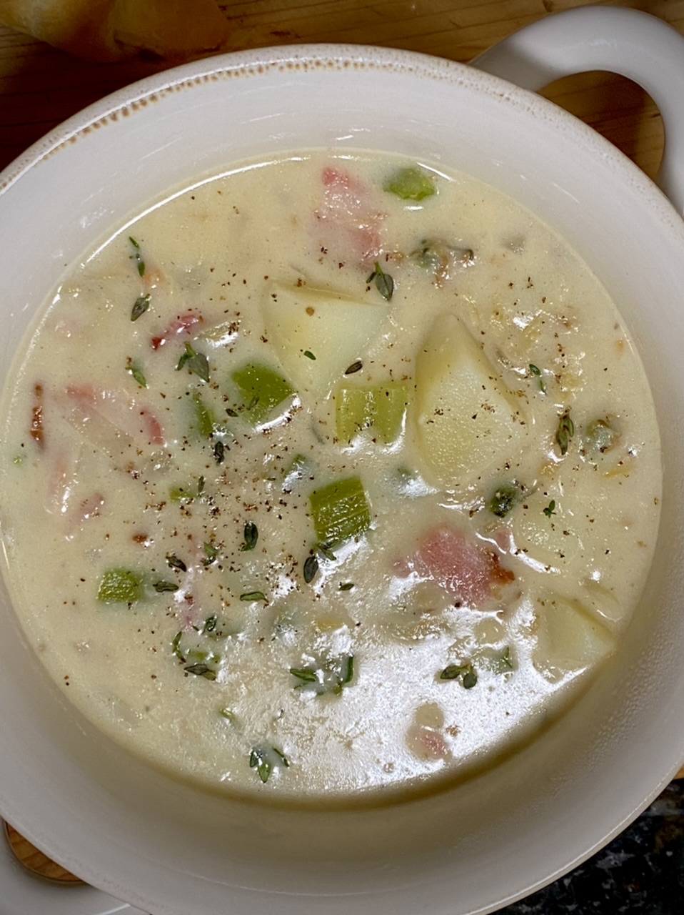 D2ED0FF0 FCFF 49B1 8CF7 F97689159243 - How to Make New England Clam Chowder from Scratch