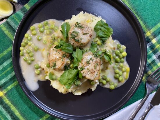 Irish Scallops with Leeks and Peas over Mashed Potatoes - the Old Woman ...