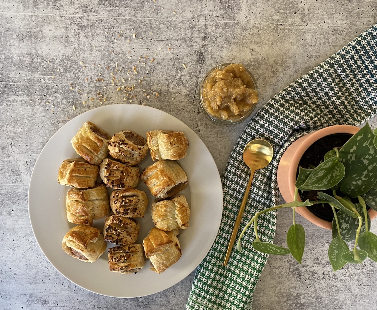36DAEAF2 172C 432A A587 A1D3CBE443FE - How to Make Sausage Rolls with Apple Chutney