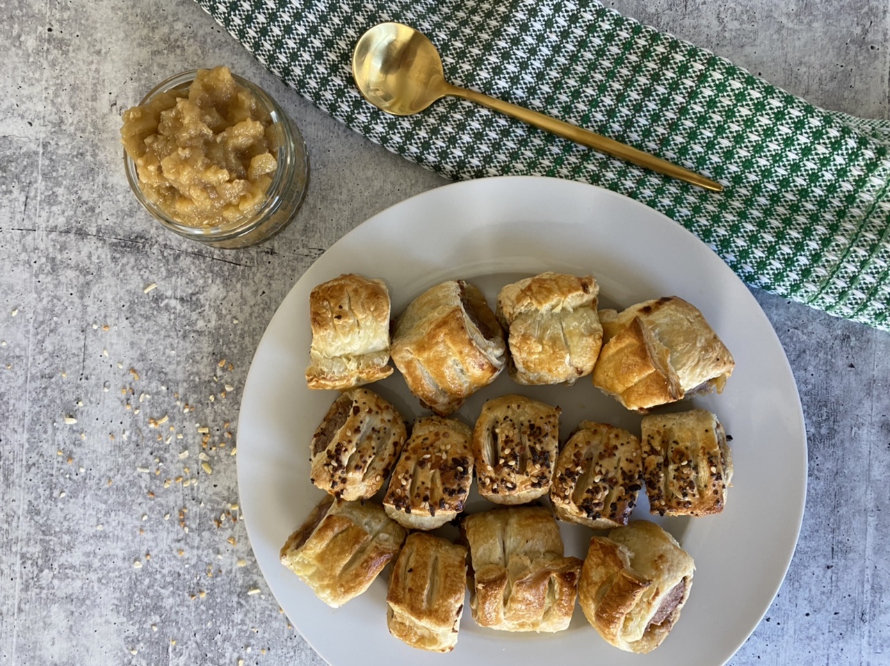 37412077 C044 4691 816D 4451A33E309B - How to Make Sausage Rolls with Apple Chutney