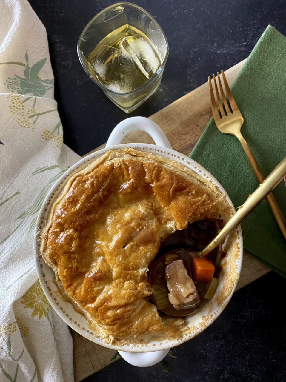 F662255A 1618 4F93 BB9C C82034636C87 - The Best Pub-Style Beef & Guinness Pie