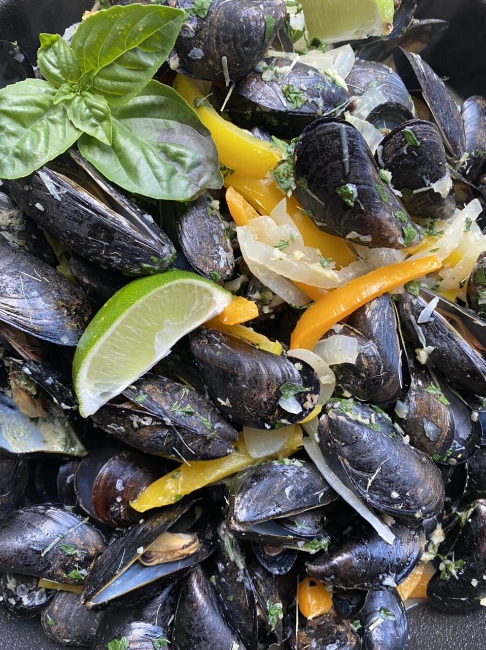 26E1BAC5 D0CB 4035 995B DDC470381815 e1625846163140 - Green Curry Lemongrass Mussels with Peppers & Onions